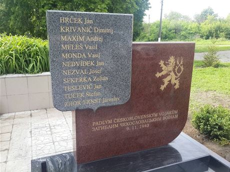 Ukrajinský podnikatel Vladimir Vladimirovi Borodenko zaplatil pomník padlých
