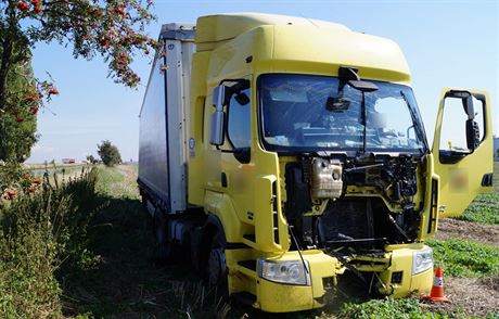 idika sktru zemela po srce s kamionem u Smiic na Hradecku.