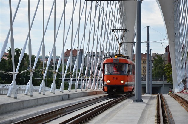 První tramvaj na Trojském most