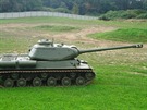 Zrekonstruovaný IS-122 poprvé v leanské arén.