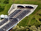 Komořanský tunel je součást jižní části Pražského okruhu. (Ilustrační snímek) Komořanský tunel je součást jižní části Pražského okruhu. (Ilustrační snímek)