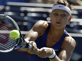 esk tenistka Lucie afov v duelu 3. kola US Open s Alize Cornetovou z...