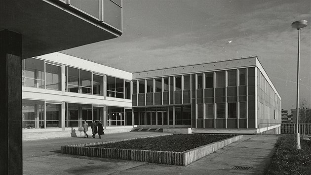 Takhle vypadala brnnsk Poliklinika Lesn pi slavnostnm oteven 29. srpna 1974.