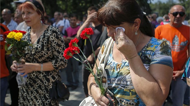 Stoupenci proruskch separatist se seli v centru Doncku. (24. srpna 2014)