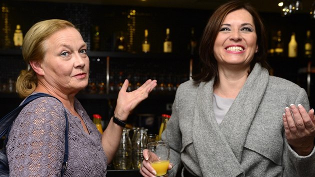 Hereky Jana Preissov (vlevo) a Barbora Kodetov se 26. srpna v Praze zastnily tiskov konference, na n byly pedstaveny televizn filmy z cyklu Nevinn li.
