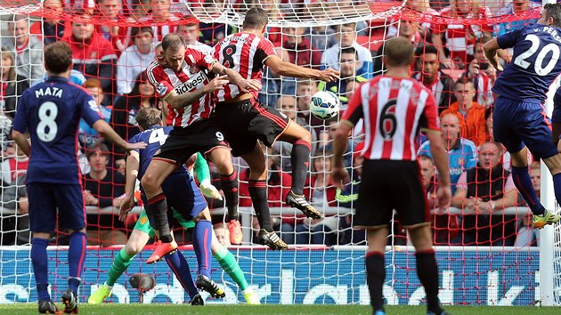 Jack Rodwell ze Sunderlandu skruje v utkn s  Manchesterem United.