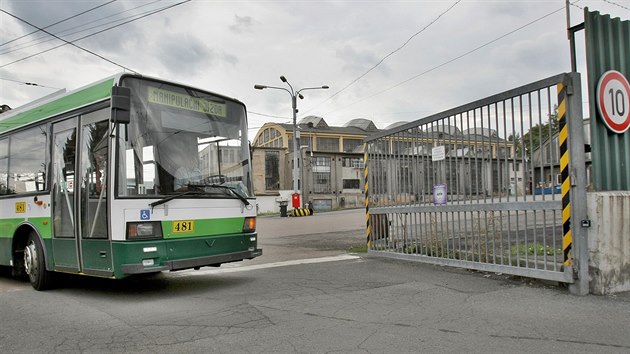 Posledn jzda trolejbusu ze starho depa v Cukrovarsk ulici.