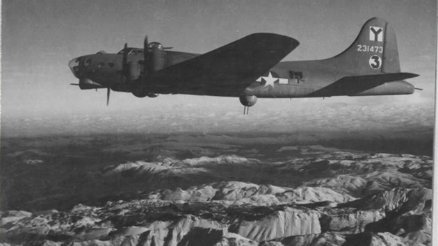 Americk bombardr B-17 Flying Fortress My Baby sestelili Nmci u osady Predboky na slovensko-moravskm pomez.