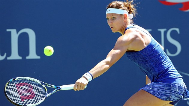 esk tenistka Lucie afov v duelu 3. kola US Open s Francouzkou Cornetovou.