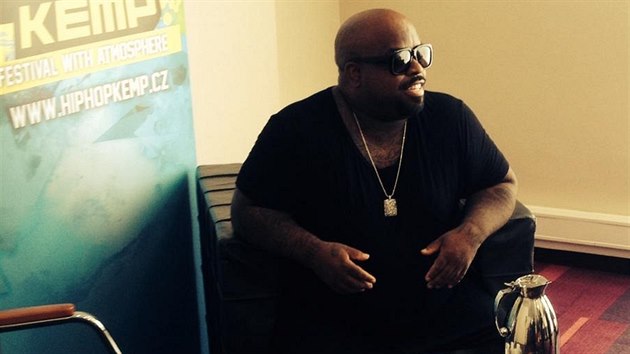 CeeLo Green pi rozhovorech ped vystoupenm na Hip Hop Kempu 2014