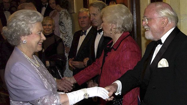 Richard Attenborough s krlovnou Albtou II. v roce 2002