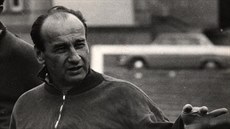 TRENÉRSKÁ LEGENDA. Jaroslav Vejvoda dovedl fotbalovou Duklu k sedmi mistrovským... TRENÉRSKÁ LEGENDA. Jaroslav Vejvoda dovedl fotbalovou Duklu k sedmi mistrovským...