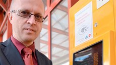 První jízdenku vydal automat řediteli dopravního podniku Luboši Wejnarovi. První jízdenku vydal automat řediteli dopravního podniku Luboši Wejnarovi.