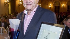 Vina roku 2014 Miroslav Volaík z Mikulova s ocenním (21. srpna 2014)