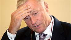 Expremiér Mirek Topolánek ped soudním jednáním s lobbistou Markem Dalíkem,...
