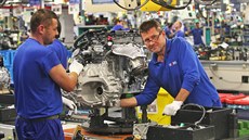 V Nošovicích Hyundai Mobis vyrábí na čtyřech linkách montážní celky předních a... V Nošovicích Hyundai Mobis vyrábí na čtyřech linkách montážní celky předních a...