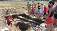 Archeologové na vykopávkách v Pustjov poádali také den otevených dveí.