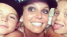 Britney Spears zveejnila selfie se svými dvma syny.
