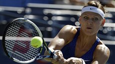 eská tenistka Lucie afáová v duelu 3. kola US Open s Alize Cornetovou z...