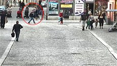 Muž který osahával nezletilou dívku Muž který osahával nezletilou dívku