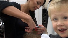 Agáta Prachařová stříhala syna Kryšpína Agáta Prachařová stříhala syna Kryšpína