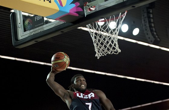 Americký basketbalista Kenneth Faried míí pro sme do tureckého koe.