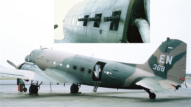 Prvnm "gunshipem" nasazenm ve Vietnamu byl typ AC-47 upraven z letitch Skytrain (nebo chcete-li Dakot) C-47.