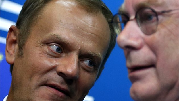 Nov pedseda Evropsk rady Donald Tusk se svm pedchdcem Hermanem Van Rompuyem (30. srpna 2014)