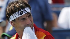 ROZZUŘENÝ BÝK. Španělský tenista David Ferer ve 3. kole US Open neměl optimální... ROZZUŘENÝ BÝK. Španělský tenista David Ferer ve 3. kole US Open neměl optimální...