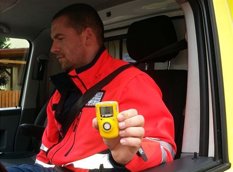 Vedení záchranky nakoupilo 54 detektor, kadý za 6,5 tisíce korun.