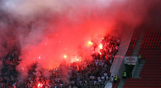 Fanouci Hajduku Split pi pátelském utkání proti Slavii.