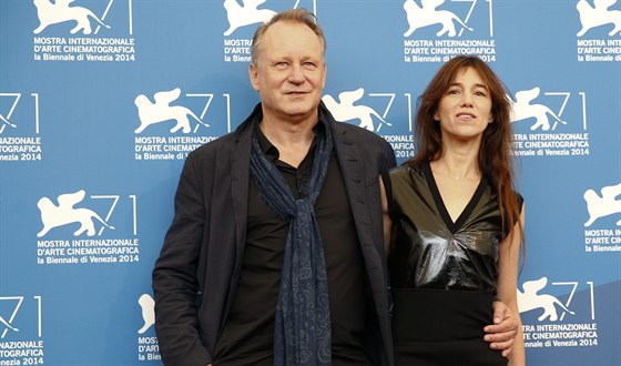 Charlotte Gainsbourgová a Stellan Skarsgard pedstavili v Benátkách reisérský...