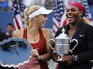 ASTN FINALISTKY. Poraen Caroline Wozniack a vtzka Serena Williamsov...