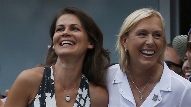 ZASNOUBENY. Legendární tenistka Martina Navrátilová pi US Open poádala o ruku...
