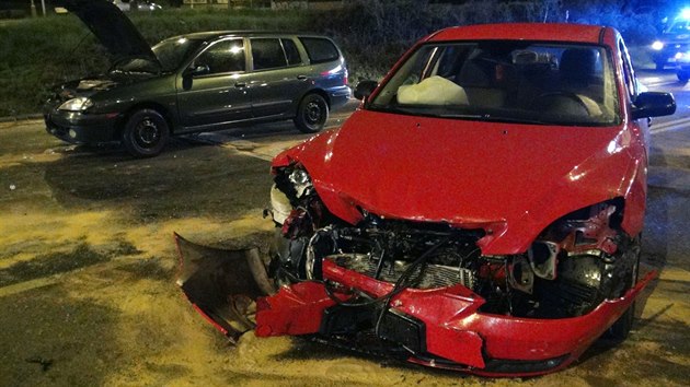 idi vozidla Jaguar nesvtil, ve Vrovicch naboural dv auta (4.9.2014)