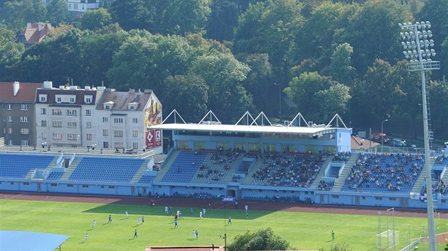 Na novou tribunu steckho stadionu se v zpase s Libercem mohli poprv  posadit divci.