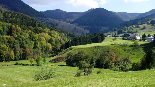 Typick krajina stednho Schwarzwaldu u obce Todtnau