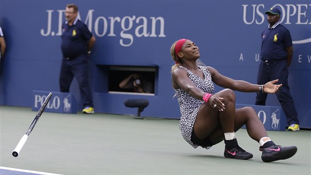 OKAMIK BLAHA. Serena Williamsov pad v nvalu euforie na zem, prv poest vyhrla US Open.