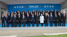 Společná fotografie účastníků summitu NATO ve Walesu. Prezident Miloš Zeman na... Společná fotografie účastníků summitu NATO ve Walesu. Prezident Miloš Zeman na...