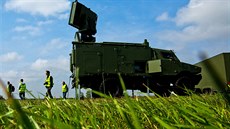 Jedno z nejrozsáhlejších cvičení NATO kombinuje na hradeckém letišti různé... Jedno z nejrozsáhlejších cvičení NATO kombinuje na hradeckém letišti různé...