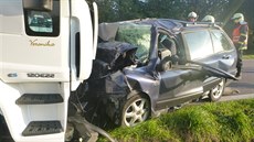 Čelní střet fiatu s náklaďákem Iveco na silnici I/53 u Dobšic (8. září 2014). Čelní střet fiatu s náklaďákem Iveco na silnici I/53 u Dobšic (8. září 2014).