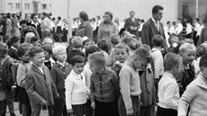 Zahájení školního roku 1964 v Hradci Králové v dobách socialismu. Zahájení školního roku 1964 v Hradci Králové v dobách socialismu.