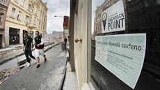 Obchody v okolí Pražské ulice zavírají nebo omezují provoz. Kvůli opravě... Obchody v okolí Pražské ulice zavírají nebo omezují provoz. Kvůli opravě...