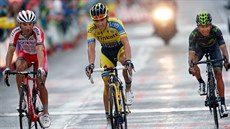 Joaquim Rodriguez, Alberto Contador a Nairo Quintana (zleva) dojíždějí do cíle... Joaquim Rodriguez, Alberto Contador a Nairo Quintana (zleva) dojíždějí do cíle...