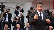 Al Pacino přišel na promítání filmu Maglehorn. Pacino je za hlavní roli horkým... Al Pacino přišel na promítání filmu Maglehorn. Pacino je za hlavní roli horkým...