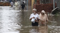 Pákistán postihly jedny z nejhorích záplav za poslední desetiletí (Láhaur, 5....
