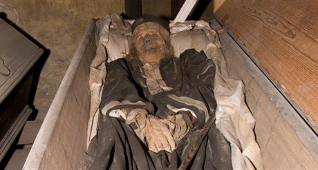 Mumifikované tlo Wenzeslause Rinxe, primátora Jarome, který zemel ve vku...
