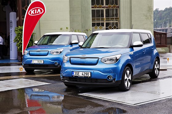Korejská automobilka Kia Motors pedstavila 12. záí  v Praze elektrickou verzi...