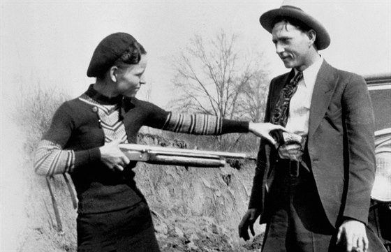 Bonnie a Clyde Americe ukázali, e i zloin me být sexy.