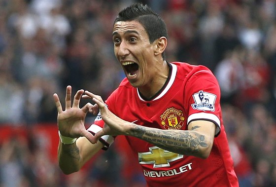 GÓLOVÁ RADOST. Angel di María z Manchesteru United oslavuje svoji trefu proti...